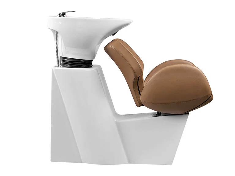 Chloe Backwash - Image 5